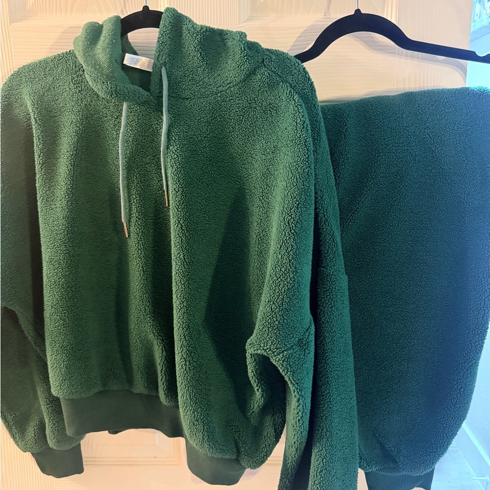 Cozy Soft Green Sherpa Hoodie Sweater Set - Women 2X
